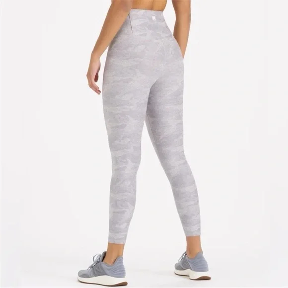 Vuori Clean Elevation Legging In Pale Heather Camo Gray Colorway High Rise M & L - Picture 6 of 13
